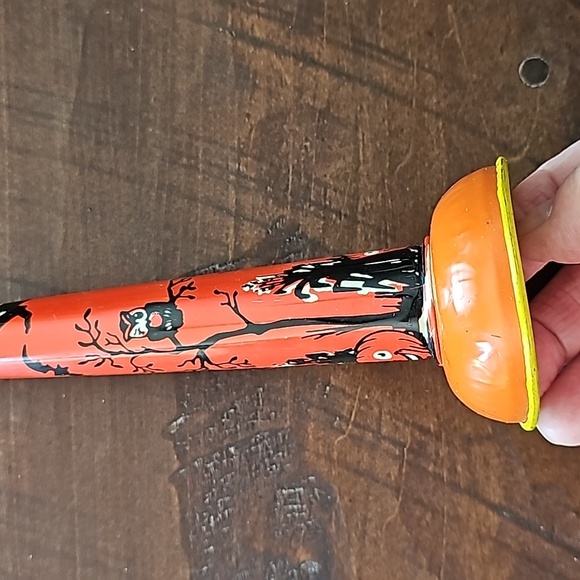 1960s Kirchhof Tin Lith Halloween Horn Noise Maker - Picture 4 of 17